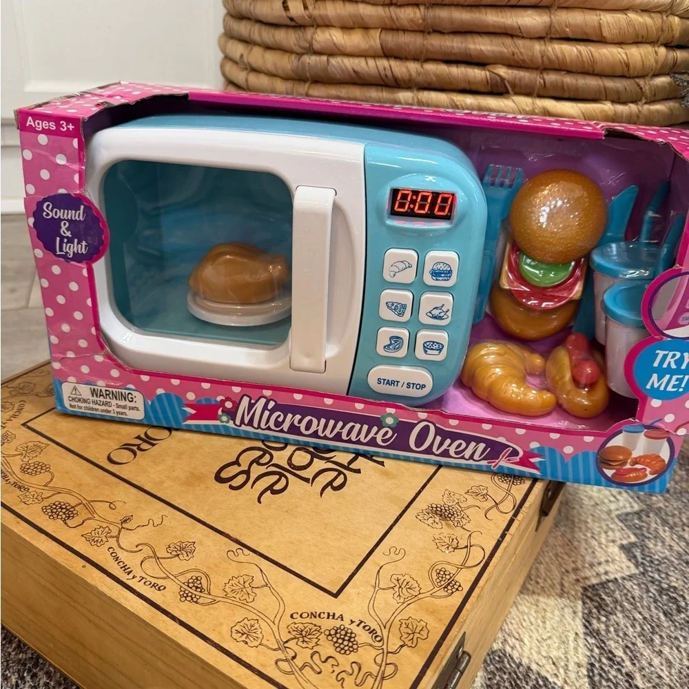 New Kids 18 Pc Electronic Microwave, Pretend Food & Utensils Kitchen Play Set